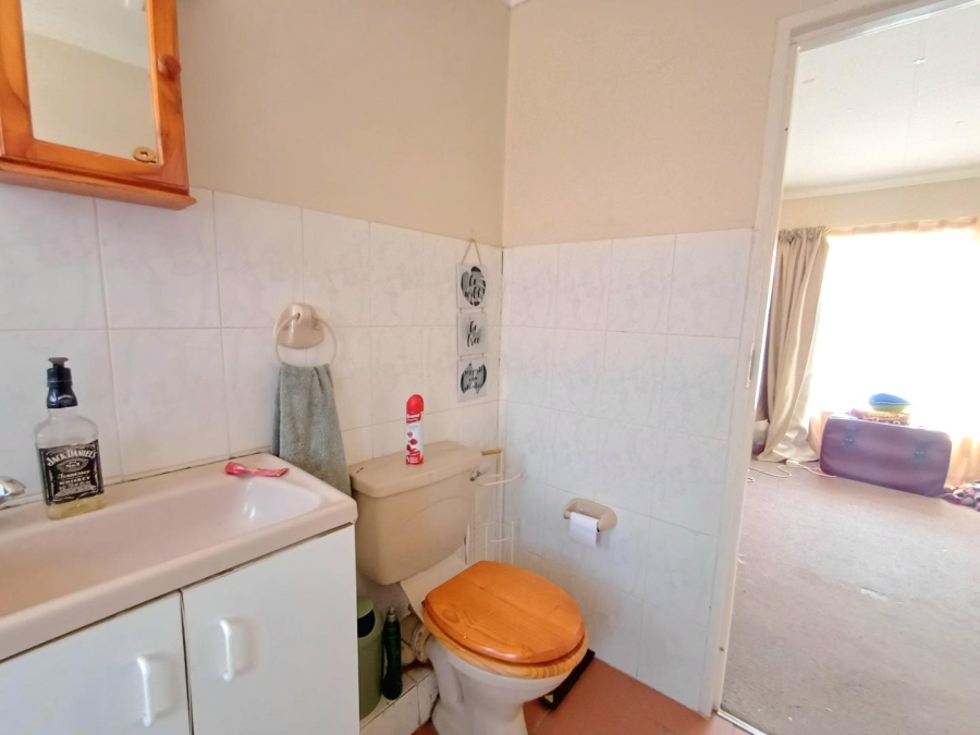 1 Bedroom Property for Sale in Langenhovenpark Free State